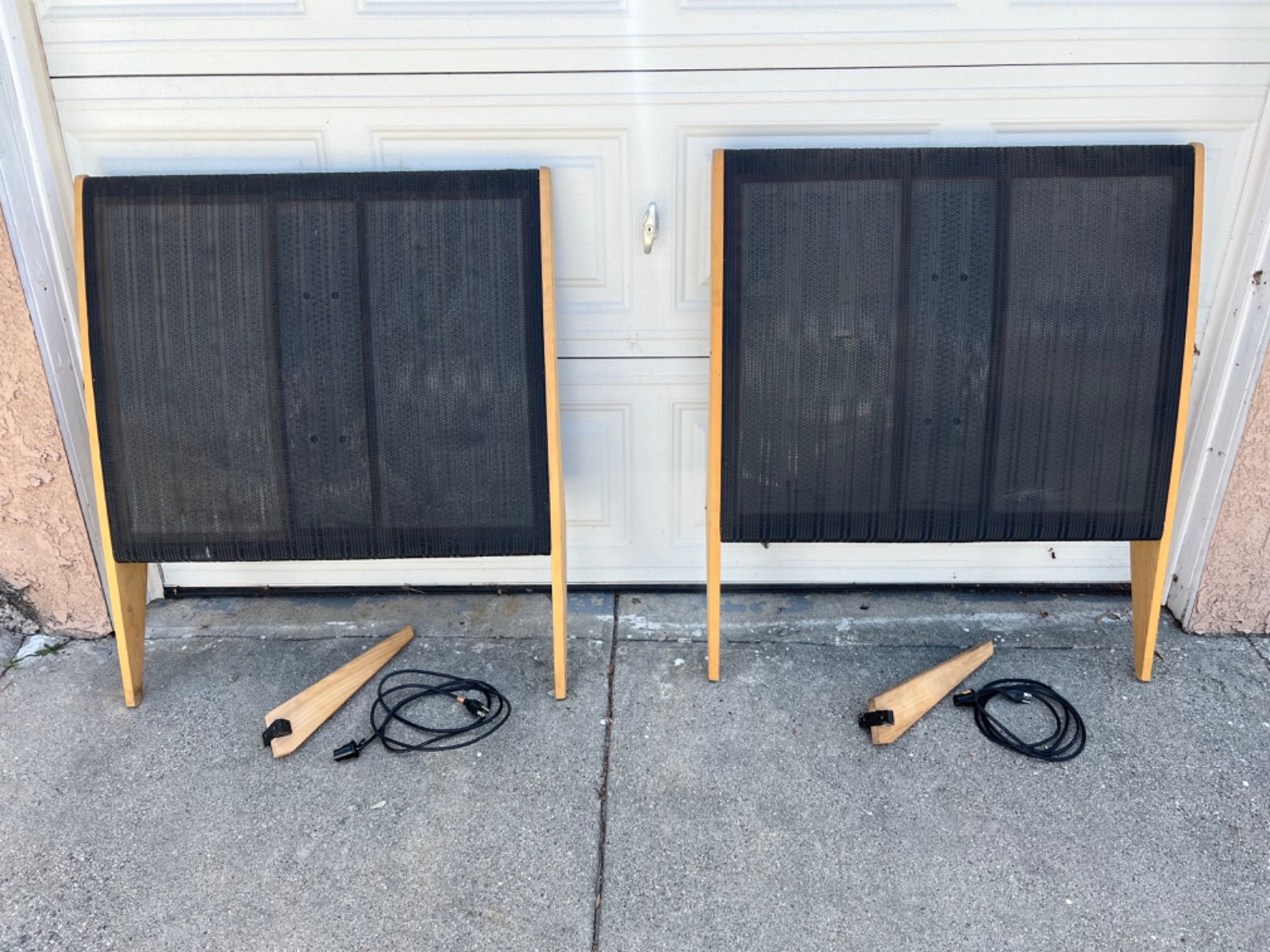 THE QUAD ELECTROSTATIC SPEAKERS