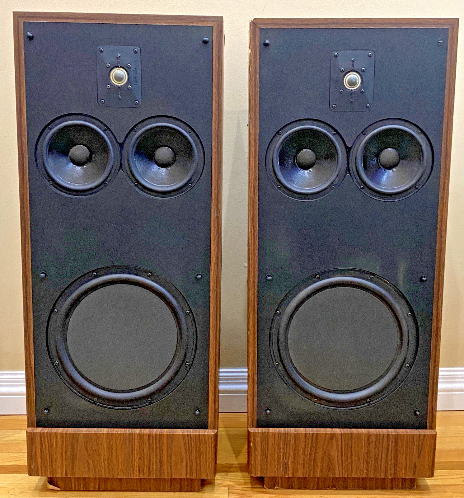POLK AUDIO SDA 2 TWIN 6.5″ DRIVERS – 12″ PASSIVE RADITOR – TOWER SPEAKERS