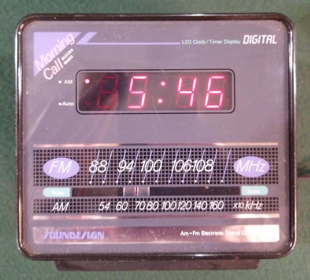 Vintage 1980’s Soundesign 3634BLK AM-FM Cube Digital Clock Radio-Tested