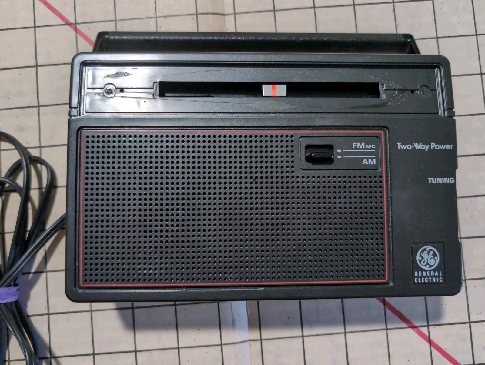 General Electric Two-Way Power 7-26600 AM/FM Portable Radio Tested/Works – ISSUE
