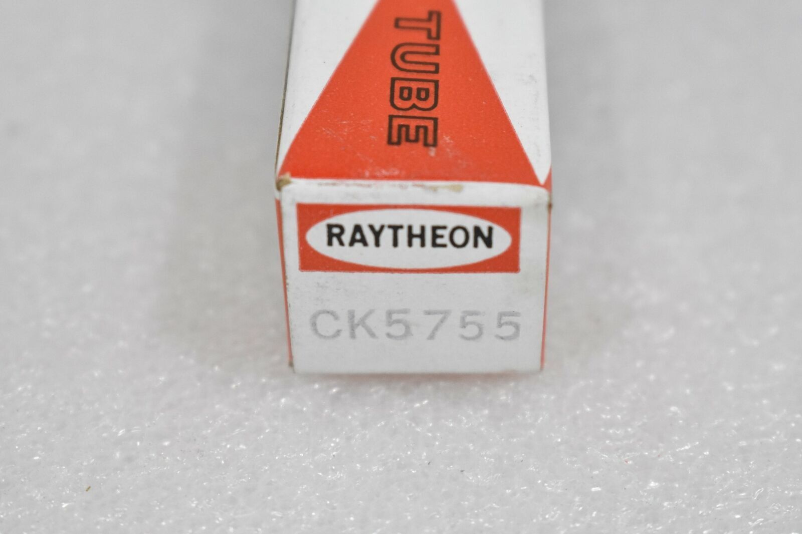 RAYTHEON CK5755 VACUUM TUBE / ELECTRON TUBE .36AMP 6.3V 9-PIN