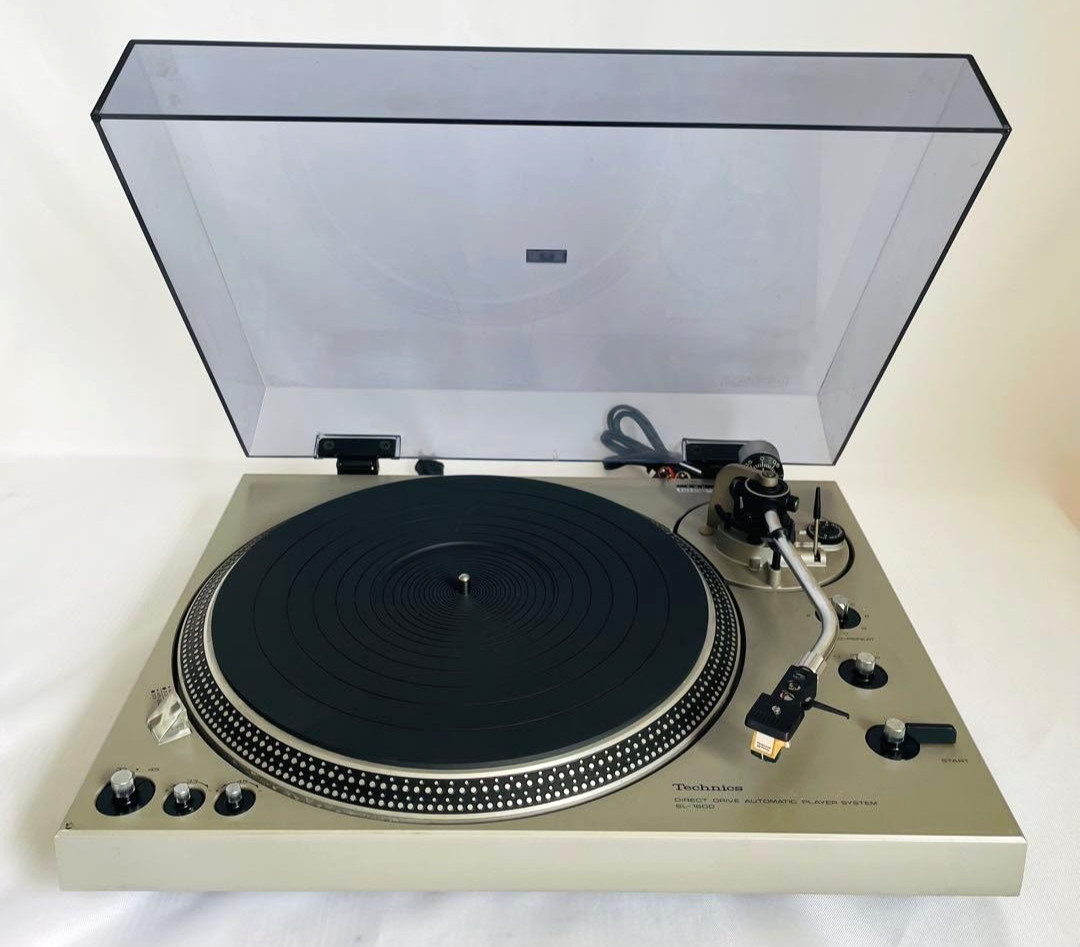 Technics SL-1600 Direct Drive Turntable Record Player Working