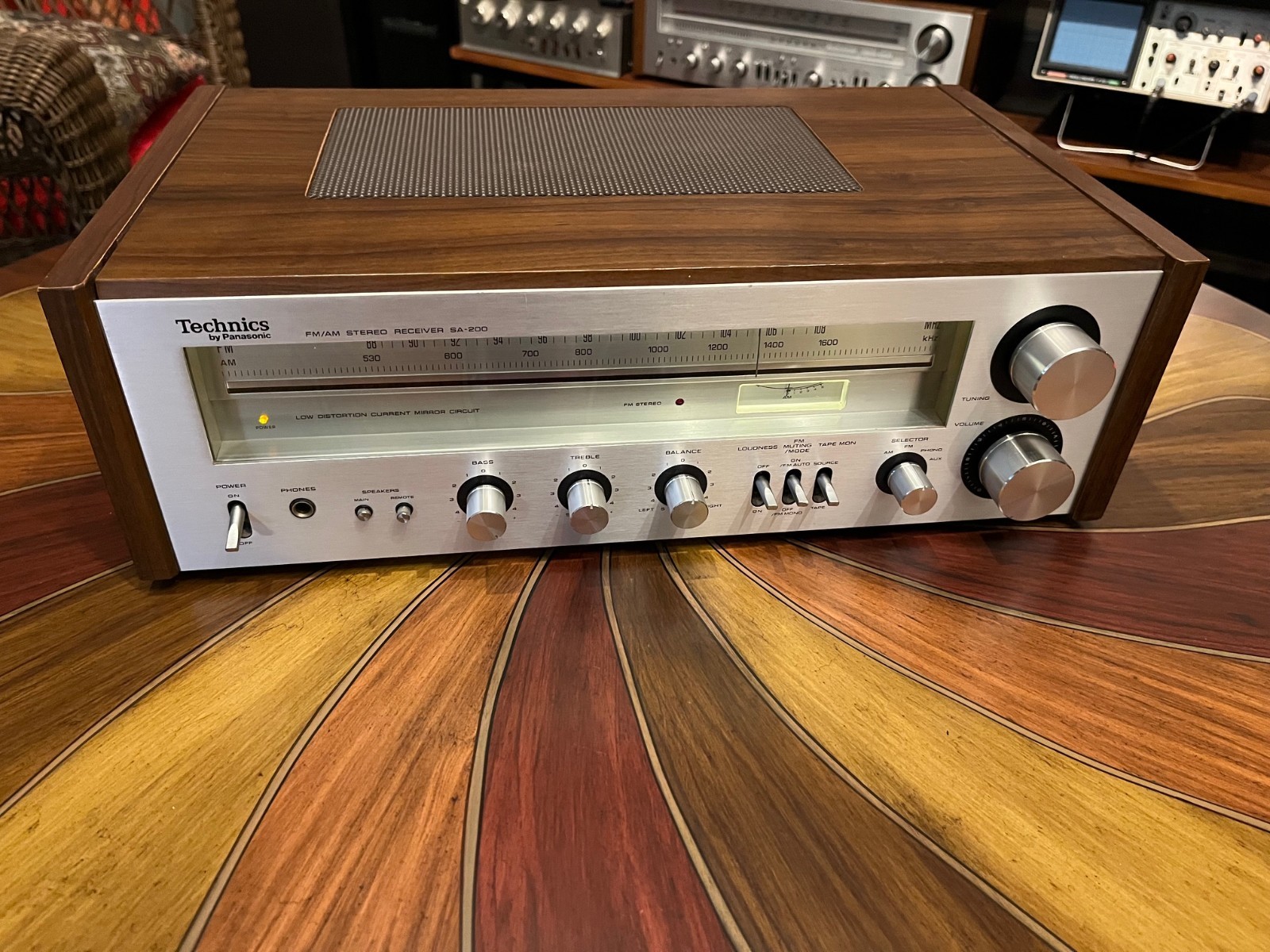 Vintage Technics SA-200 Receiver