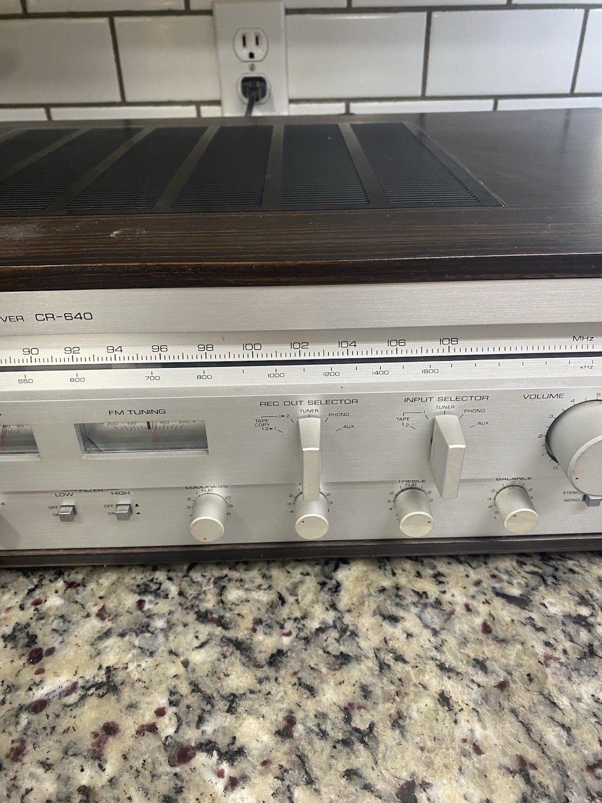Vintage Yamaha CR-640 AM/FM Stereo Receiver **READ**