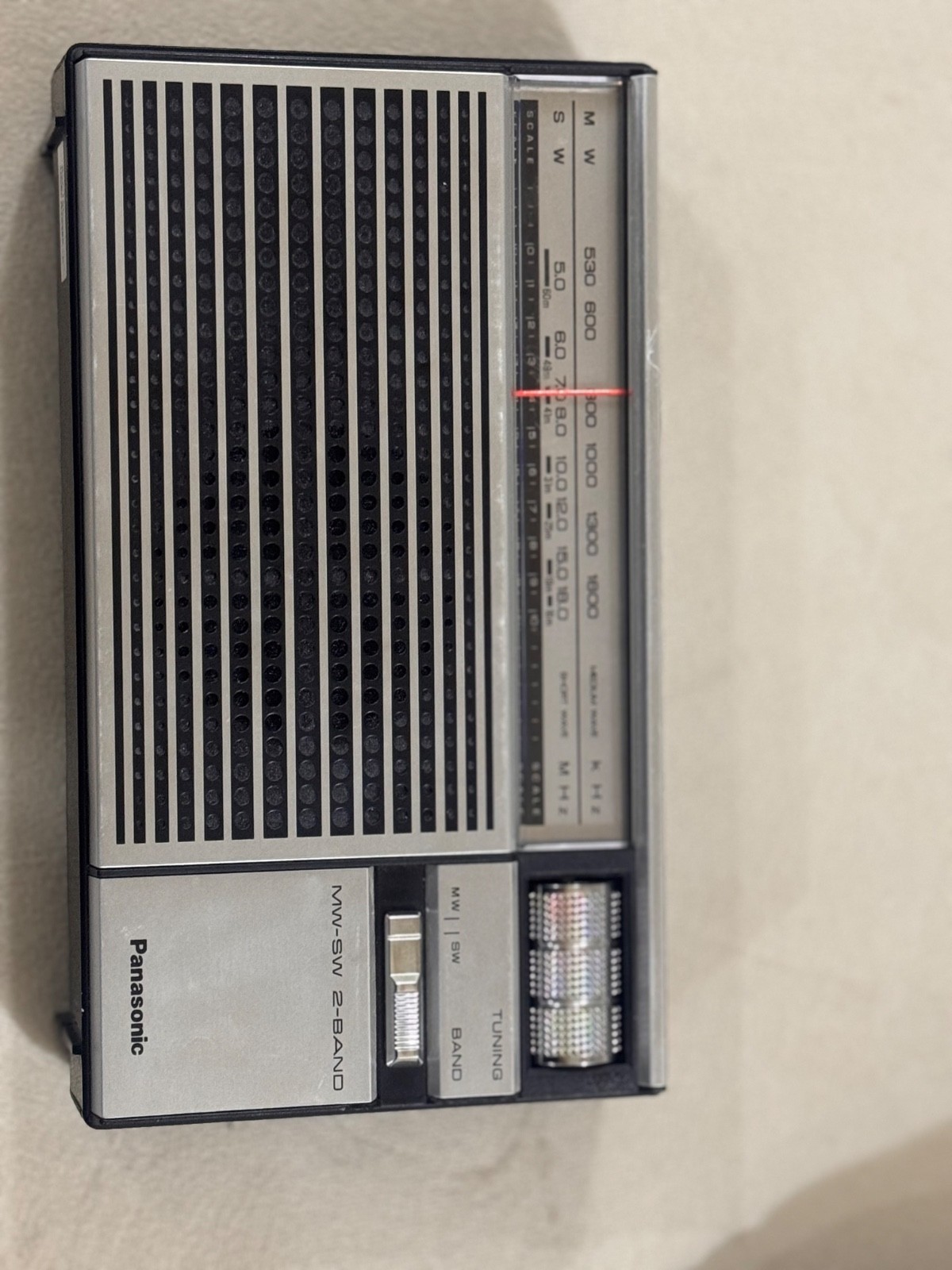 Vintage Panasonic R-218R Radio Rare Matsushita Electric MW SW – FULLY WORKING.