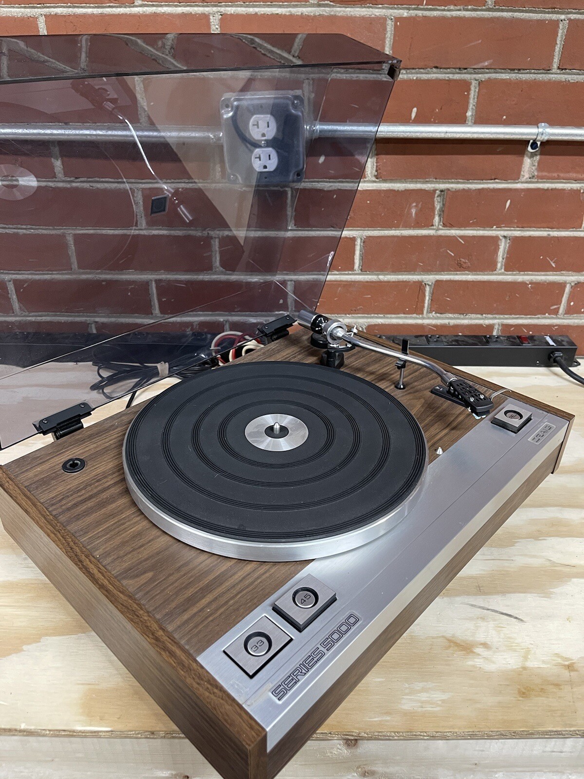Craig 5102 Turntable Series 5000 – Vintage – Untested – AS IS