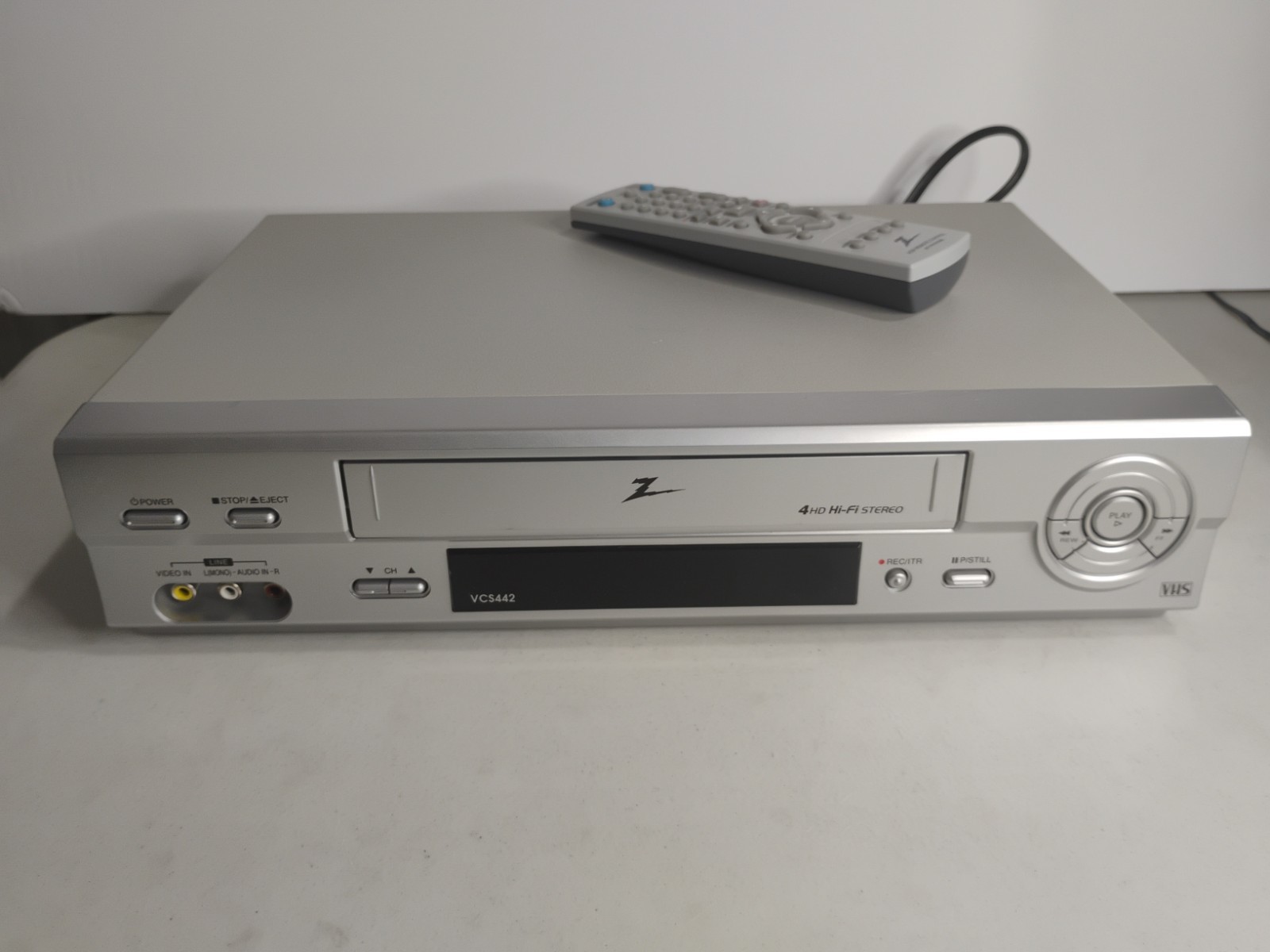 Zenith VCS442 VHS VCR Video Cassette Recorder and Player with Remote Tested Work