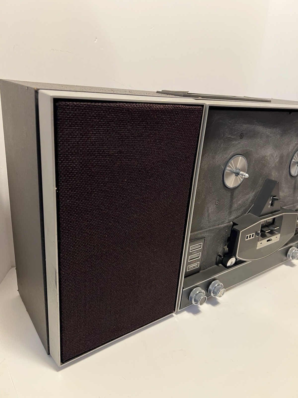 1968 Ampex Model 1461 Reel To Reel Tape Deck *With Speakers*