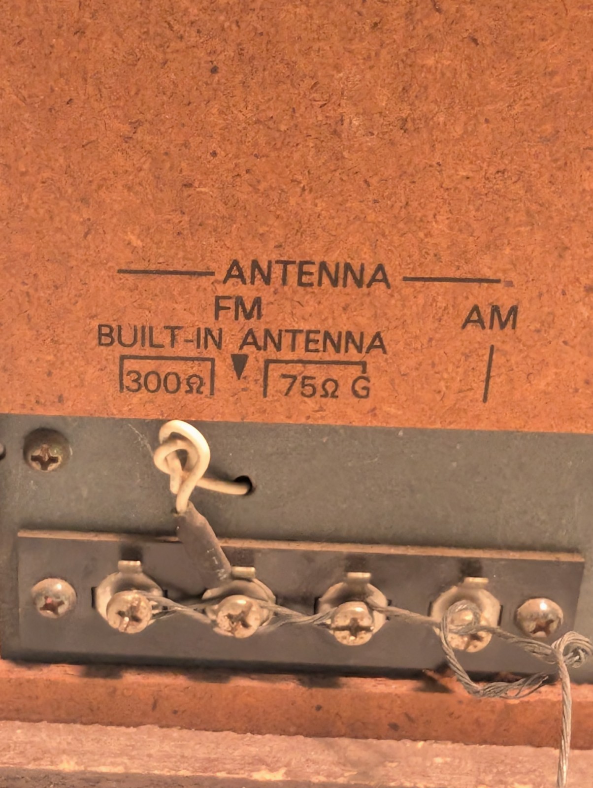 Vintage Soundesign TX 5160 AM/FM Stereo Receiver Wooden Corded 120-W Compact