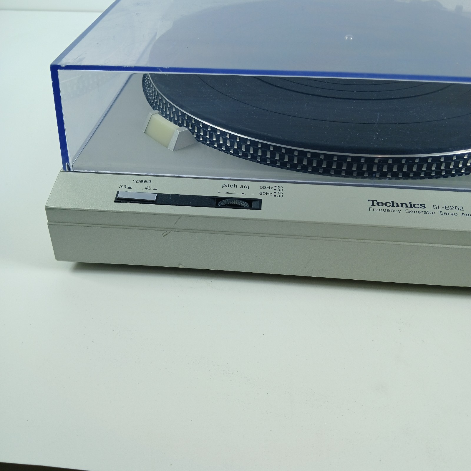 VTG TECHNICS FREQUENCY GENERATOR SERVO AUTO TURNTABLE SL-B202 TESTED