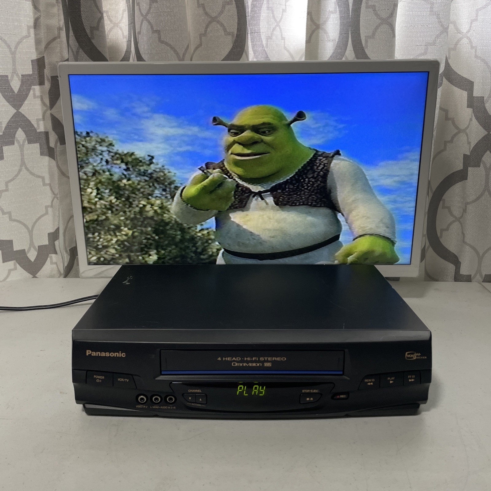SEE⭐️VIDEO Panasonic PV-V4520 4-Head Hi-Fi Stereo VHS VCR OmniVision No Remote