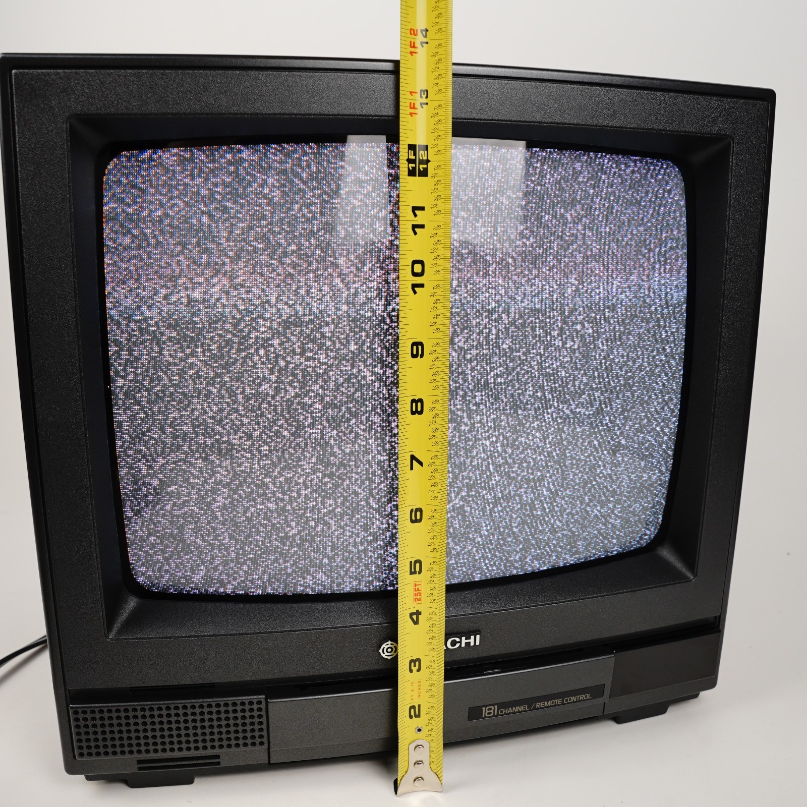 1992 Hitachi CT1394W 13″ CRT TV Wood Grain Retro Gaming w/ 2 Remotes