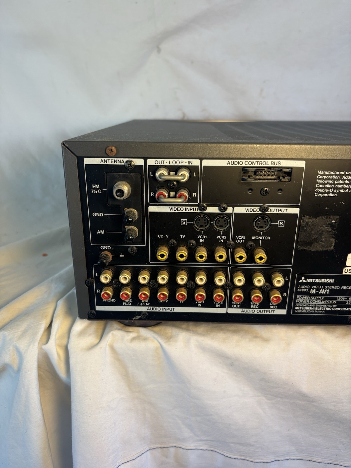 Mitsubishi M-AV1 Audio Video Stereo Receiver