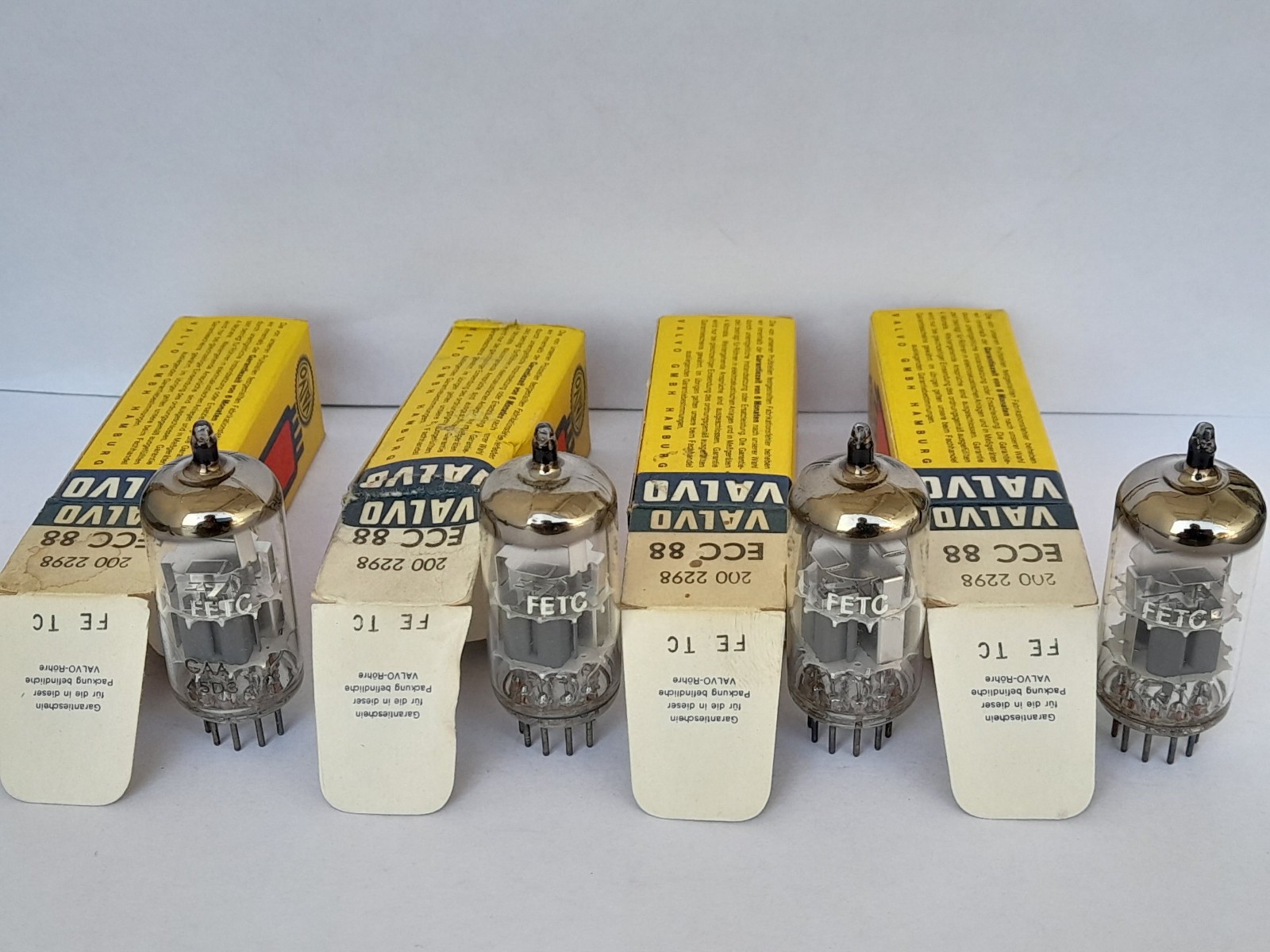4x ECC88 / 6DJ8 audio tubes VALVO / PHILIPS – NOS – ECC 88 – 1965