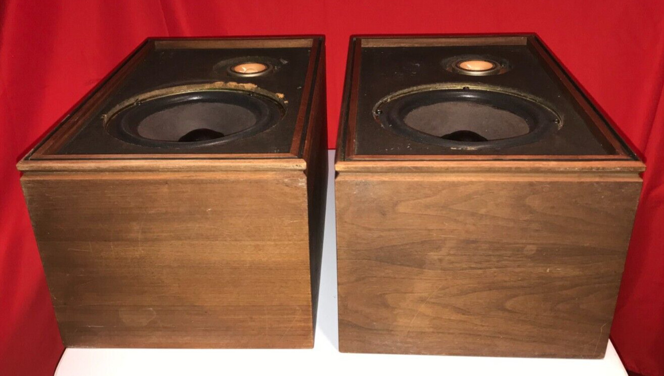 Vintage Pair Of Sony Speakers 2 Way 8″ Woofers Both Tested And Both Sound Great