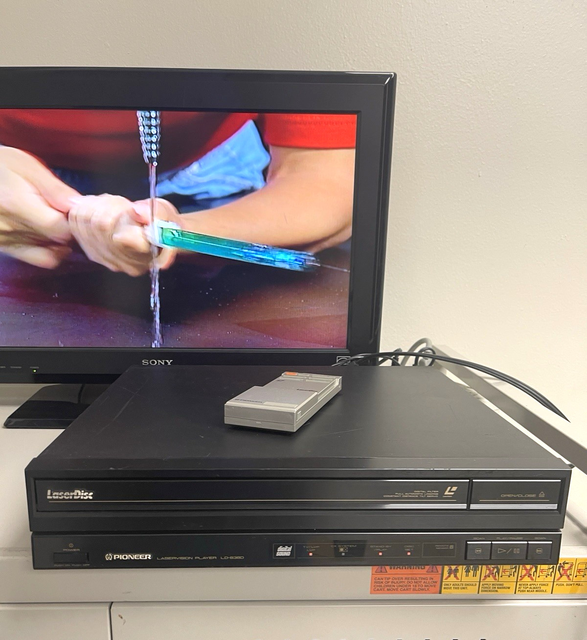 Pioneer LaserVision LaserDisc Player LD-8380 W/ REMOTE