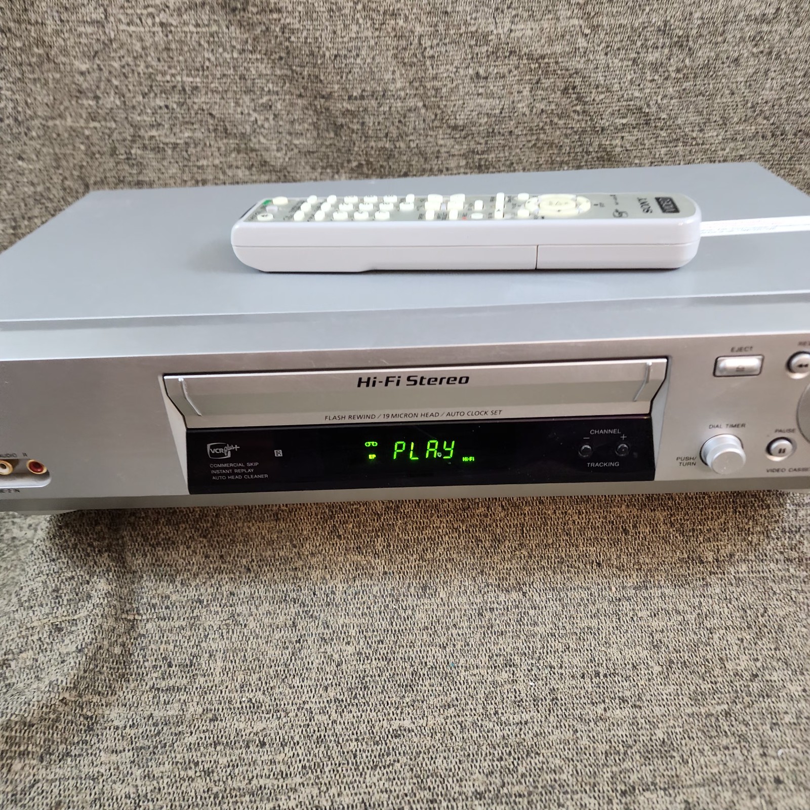 Sony SLV-N88 Hi-Fi Stereo 4-Head VHS VCR Player Tested