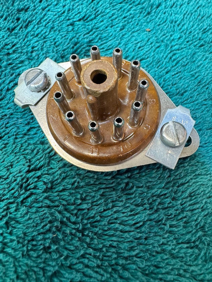 ONE 11 Pin Amphenol Male Plug socket seeburg Jukebox Connector B V C R G K J L A