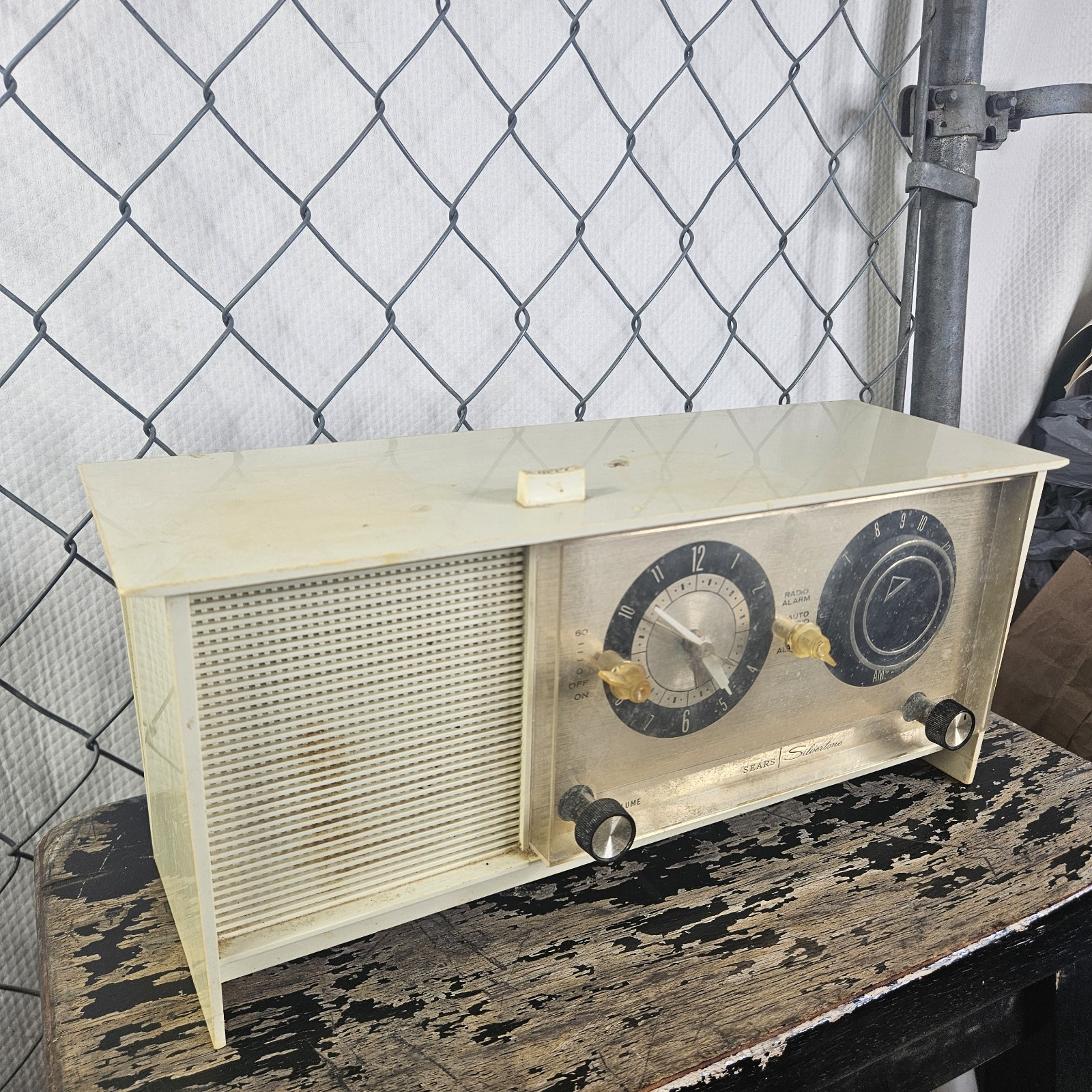 TESTED Vintage 50’s Sears Silvertone Mid Century Ivory AM Clock Tube Radio #5033