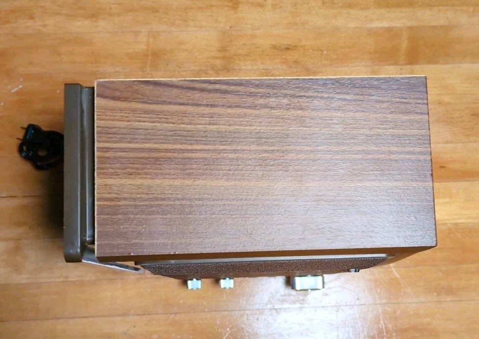 Sony AM/FM Tabletop Radio 2 Bands Woodgrain ICF-9740W Tested *READ