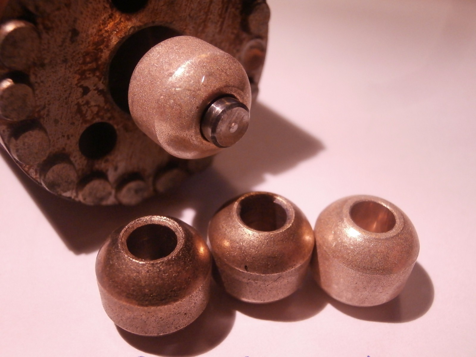NEW SINTERED (HEAT PRESSED) BRONZE BUSHINGS GARRARD 301 MOTOR TURNTABLE 2PCS