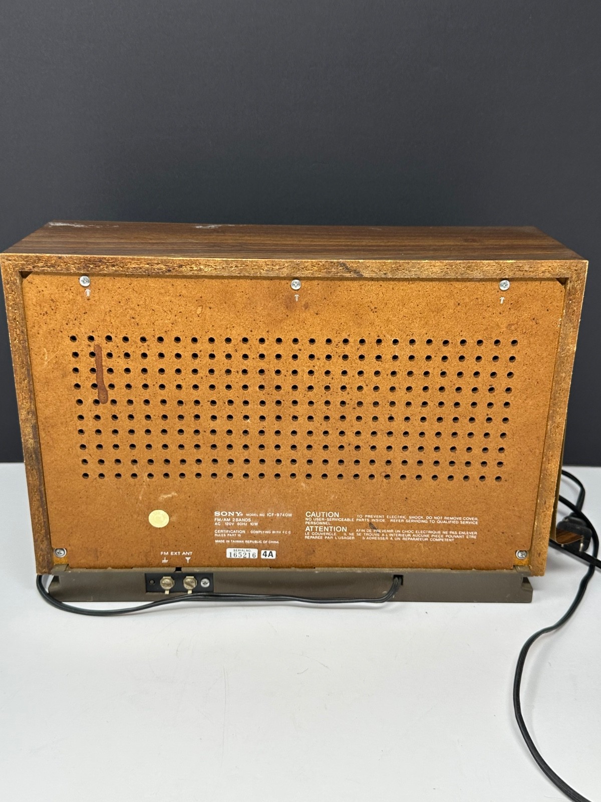 Vintage Sony ICF-9740W AM-FM Tabletop Radio Stereo For Parts Or Repair O0