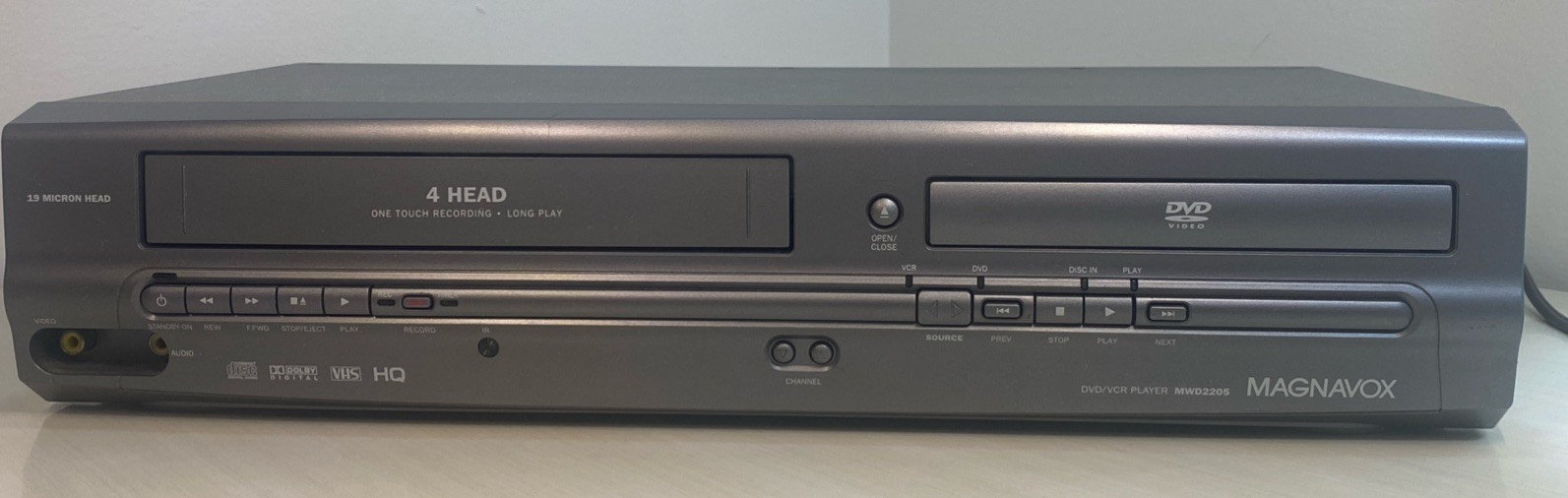 Magnavox DVD VCR Combo Player VHS Hi-Fi Stereo Progressive Scan MWD2205