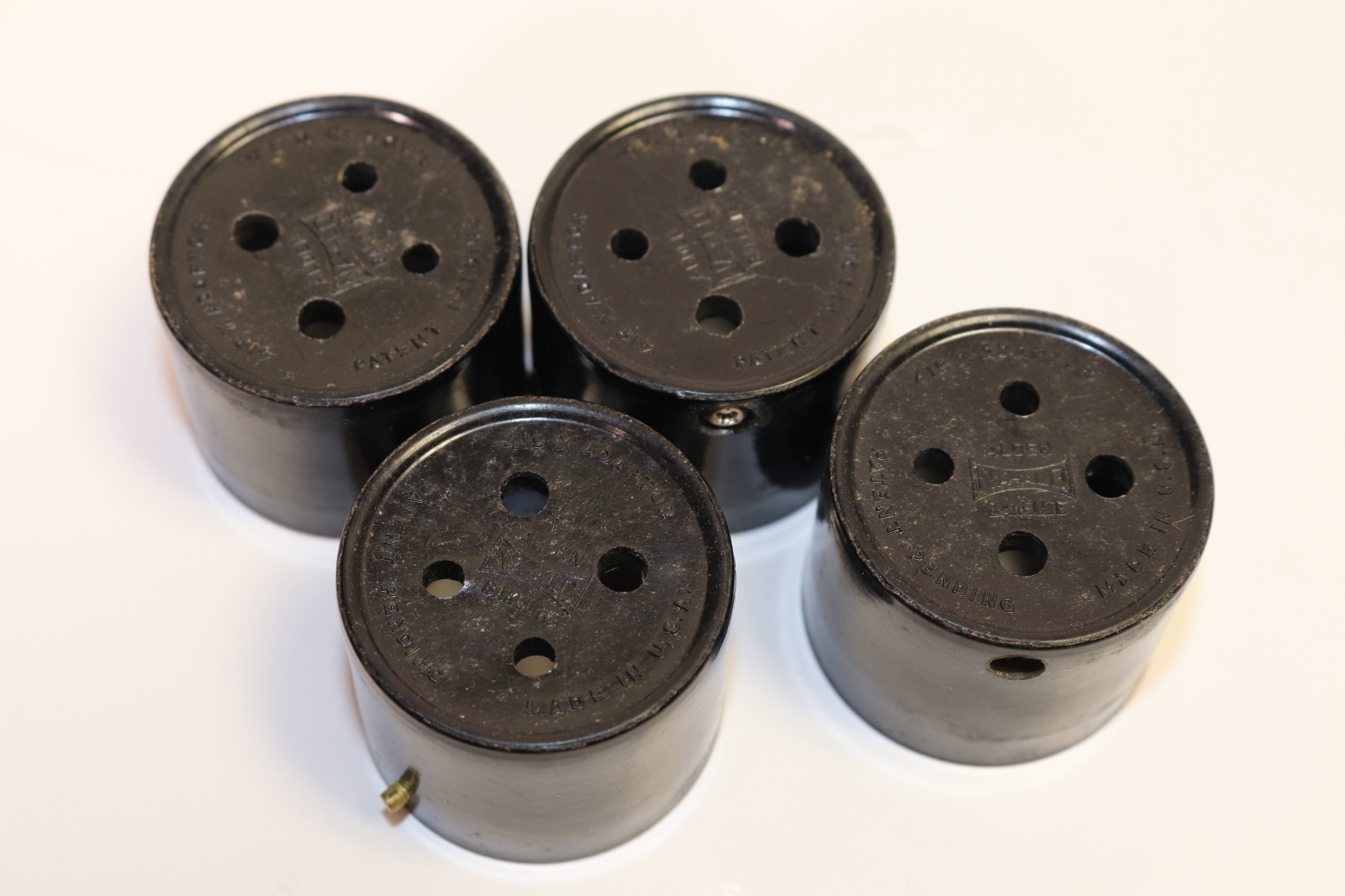 QTY 4 – ALDEN NA-ALD 419X RADIO TUBE ADAPTER – TYPE 30 TUBE TO 01As – BAKELITE