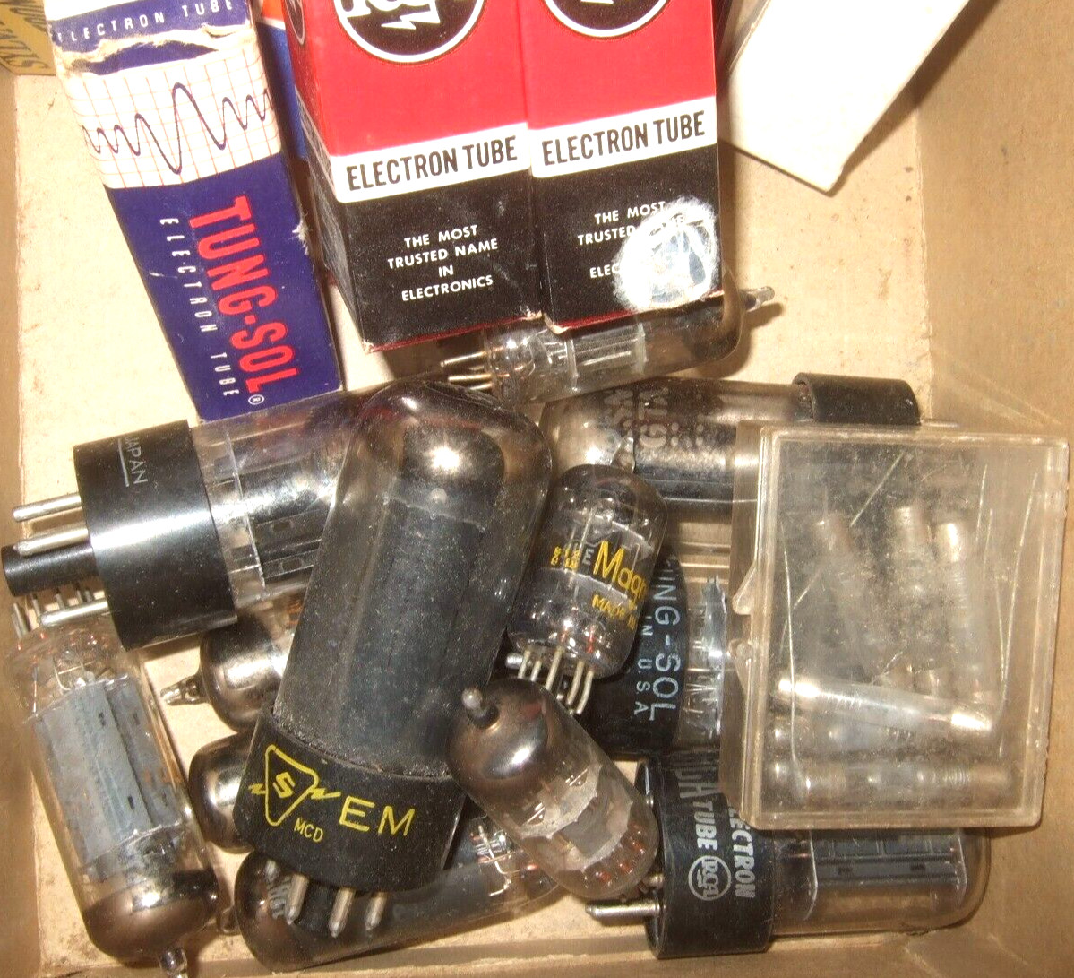 Vacuum Tubes Electron Tubes From Repairman’s Estate Untested