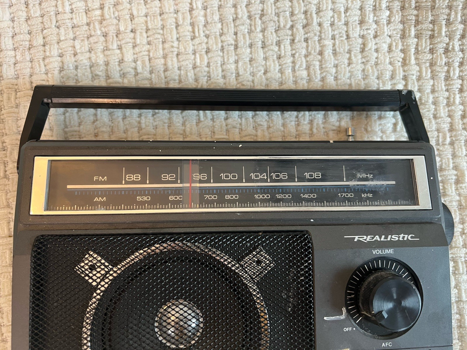 Realistic Radio Shack 12-625A FM AM Portable AC DC Radio TESTED Retro Vintage