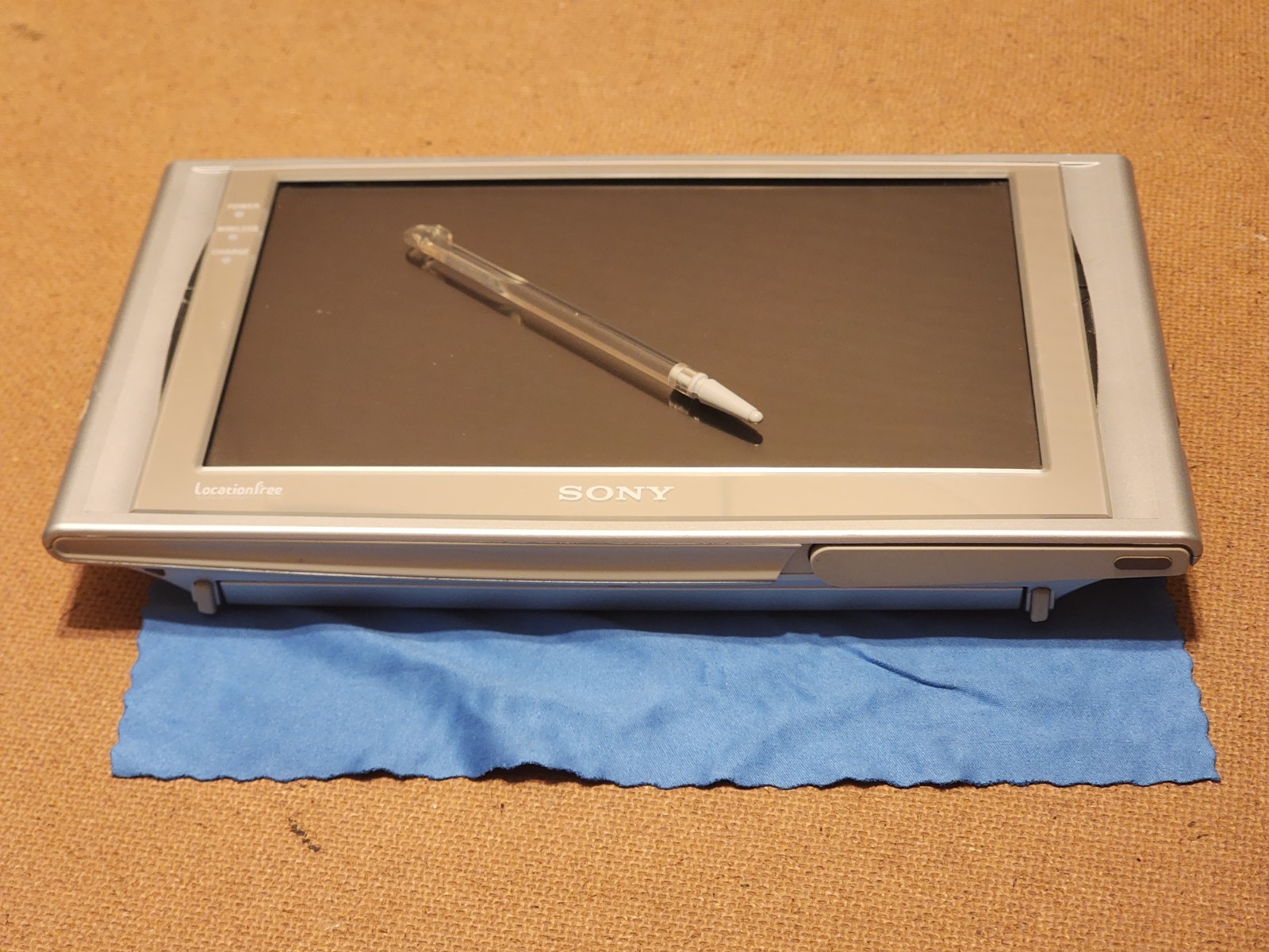 Sony LocationFree TV LF-X5M 7″ Streaming Monitor w/Sony Battery BP-LX5A Untested