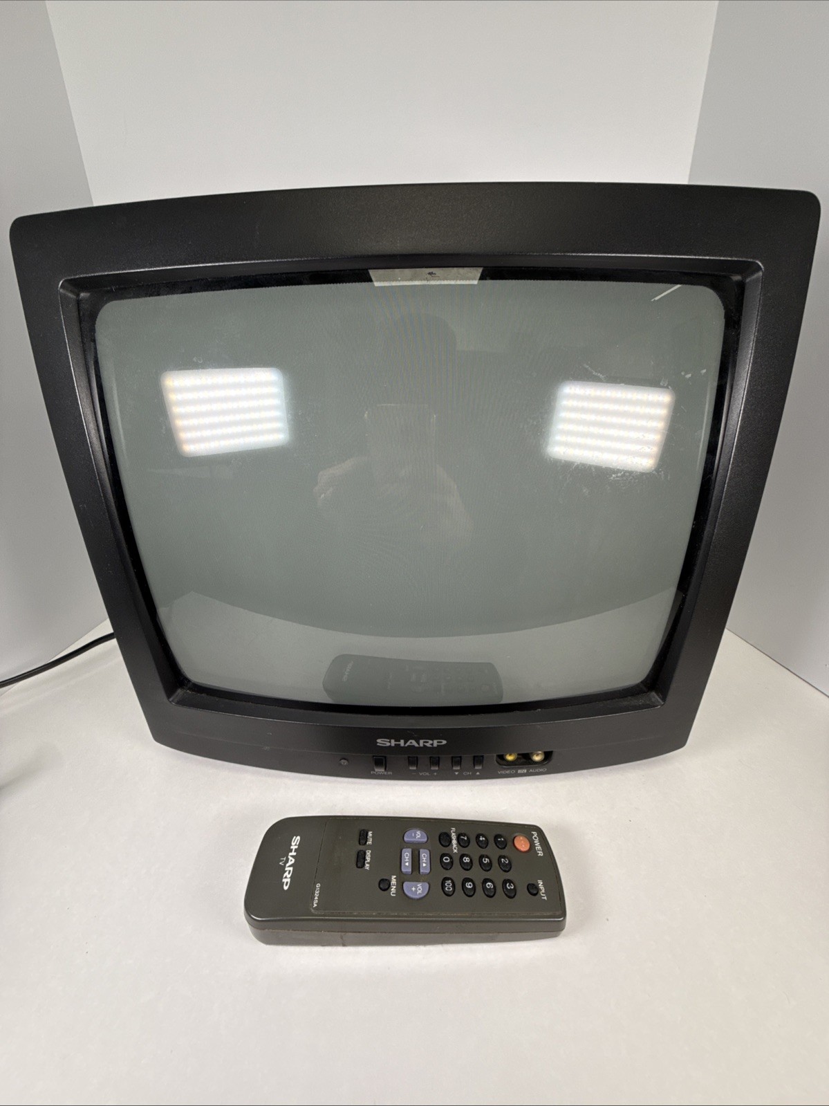 Vintage Sharp 13″ Retro Gaming CRT TV 13N-M100B Front AV Tested Working- W/ Remo