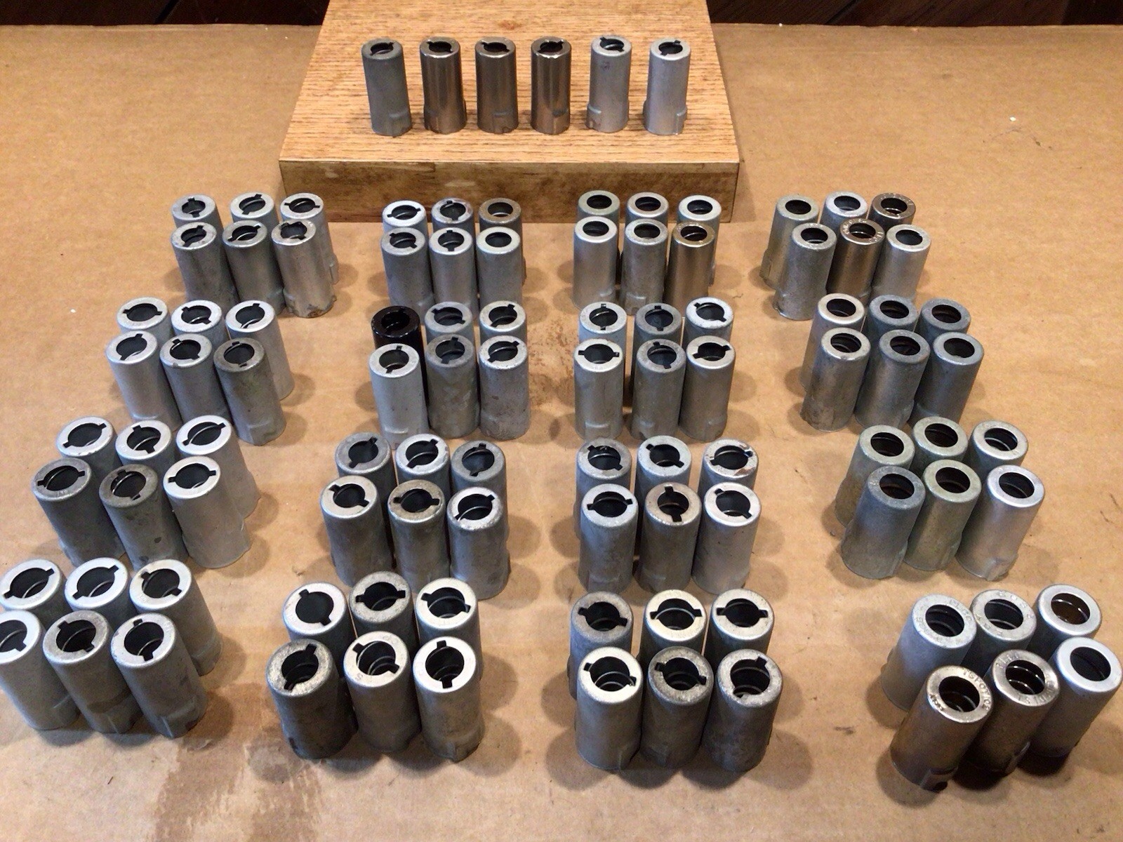 (6) Vacuum Tube Shields: Mixed Brand 7-Pin J Slot 6AU6 6AB6 Style. 1 3/4″ x 7/8″