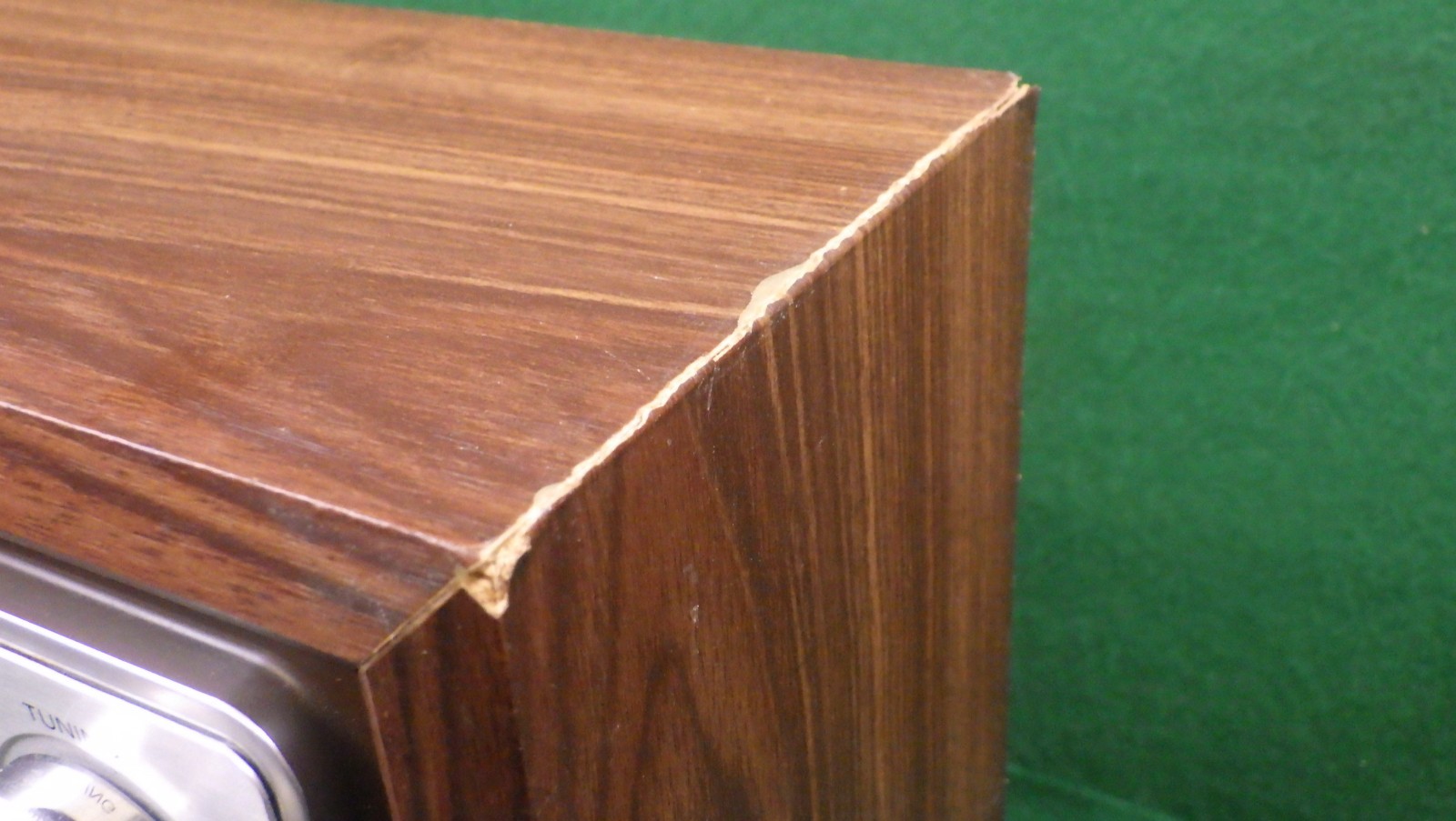 Vintage Sony AM/FM Table Top Radio w/Wood Tone Case ICF-9740W