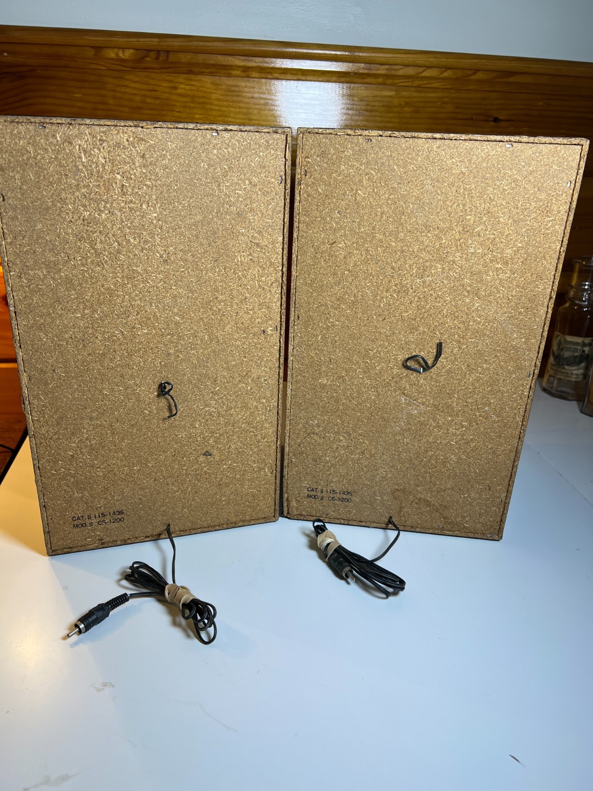 Vintage Bookshelf 1980s 80s Mesh Net Speakers Pair 2 Way RCA Male Plug Plugs