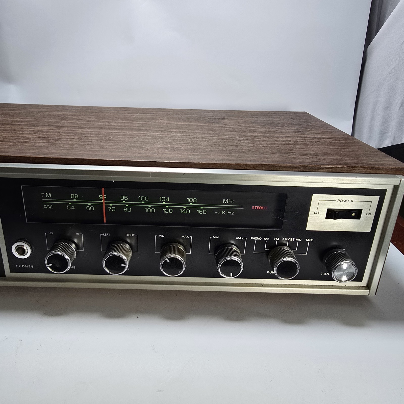 Masterwork 570 AM/FM Stereo 8 Track Recorder Player Vintage Woodgrain