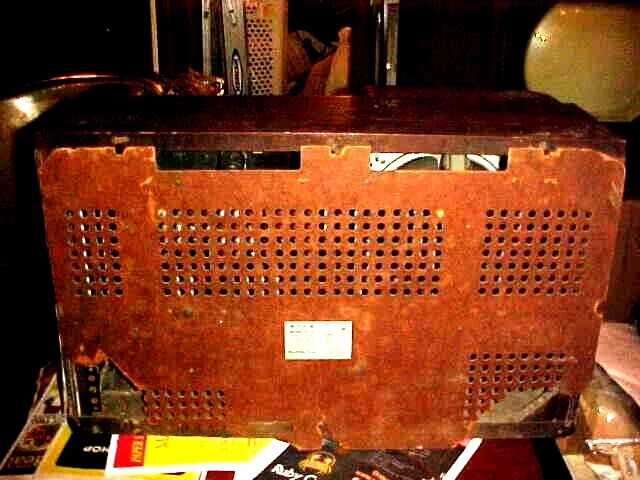 ANTIQUE RADIO RARE PILOT MODEL T-135 GIANT TABLE MODEL AM-SW WORKS