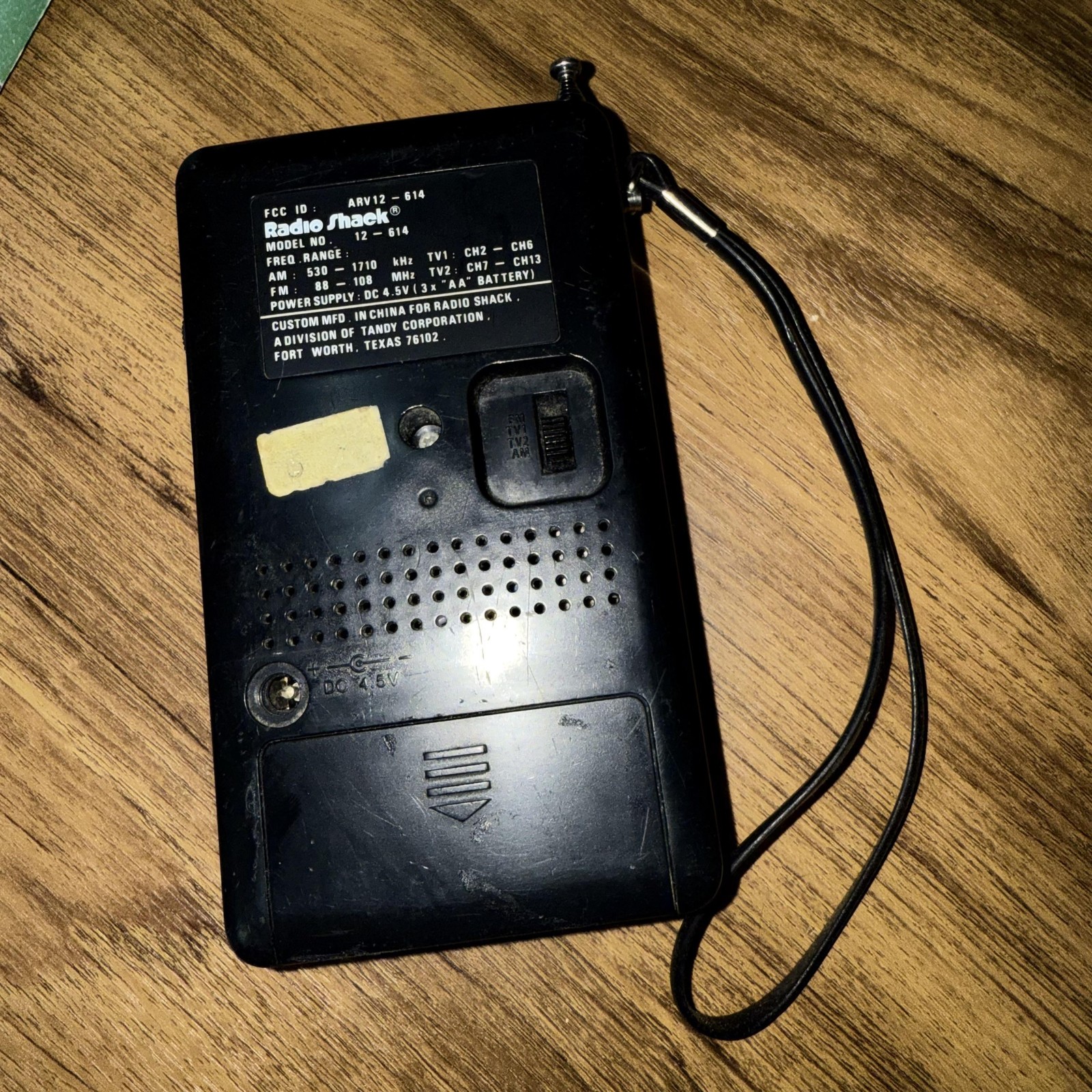 Vintage RadioShack Portavision Pocket Radio AM FM VHF TV Sound 12-614 -TESTED