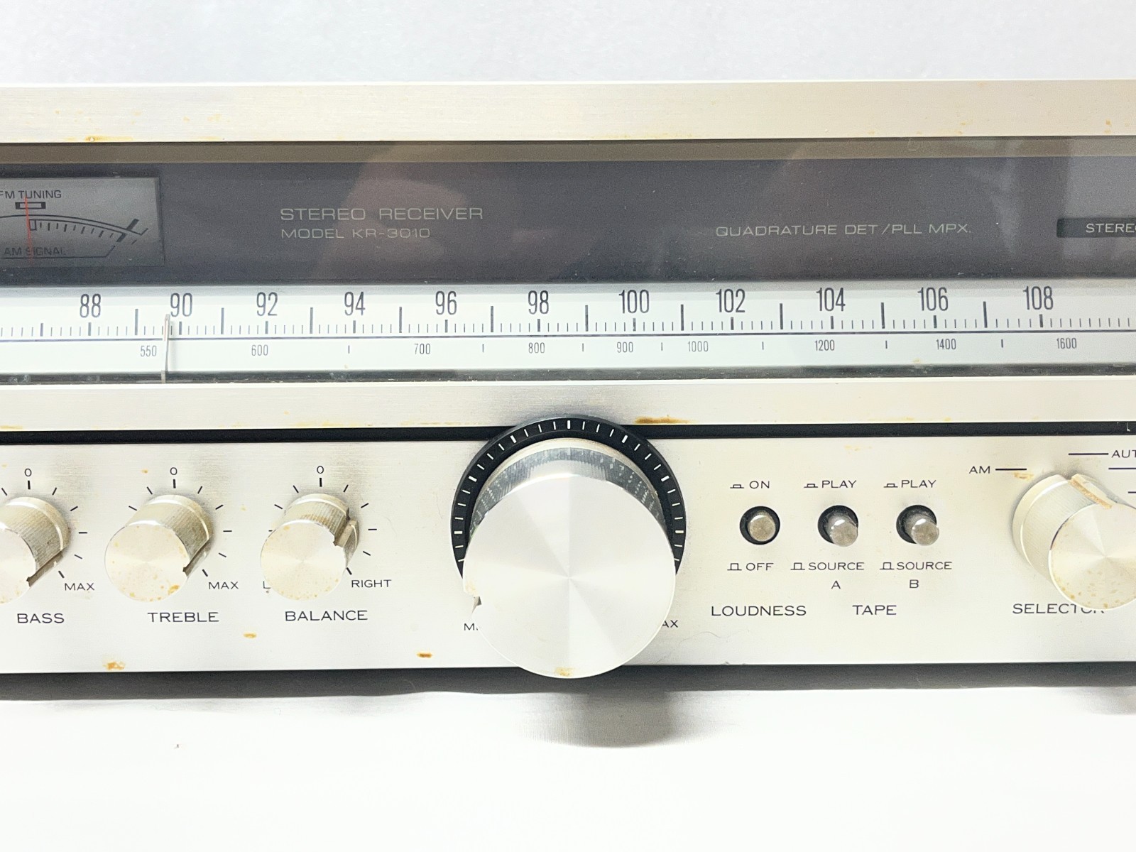 KENWOOD KR-3010 VINTAGE AM/FM STEREO RECEIVER – PARTIALLY TESTED AND WORKING!