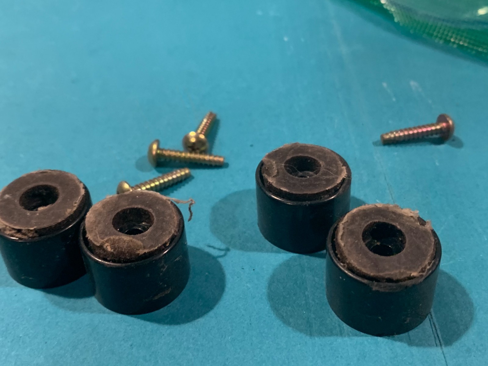 PIONEER SX-535 Stereo Receiver – Parting Out – Set of 4 Feet and Screws