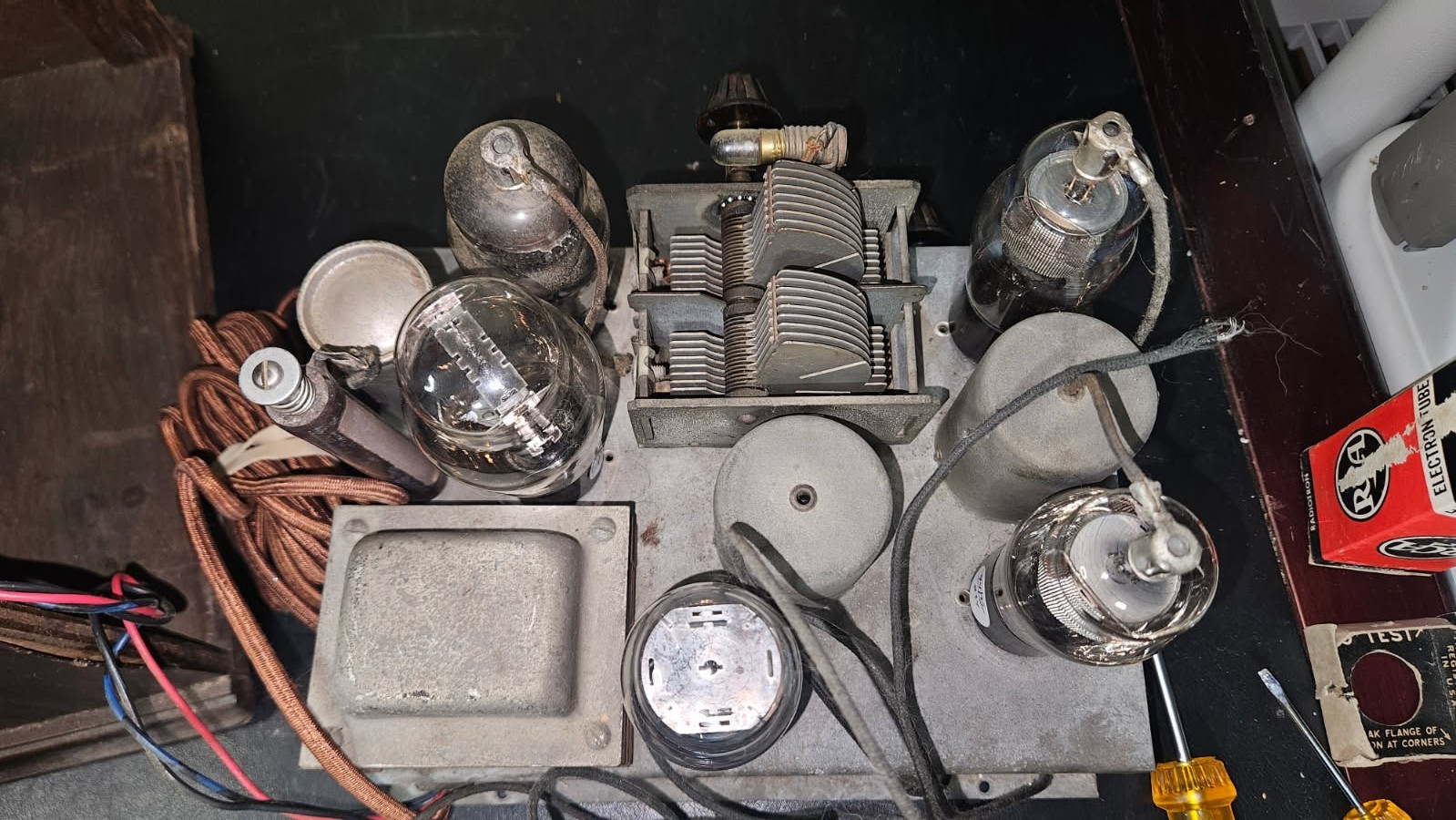 ⭐️RARE – Restored/Recapped⭐️1930’s Clinton Cathedral Tube Radio ⭐️SEE ~youtube