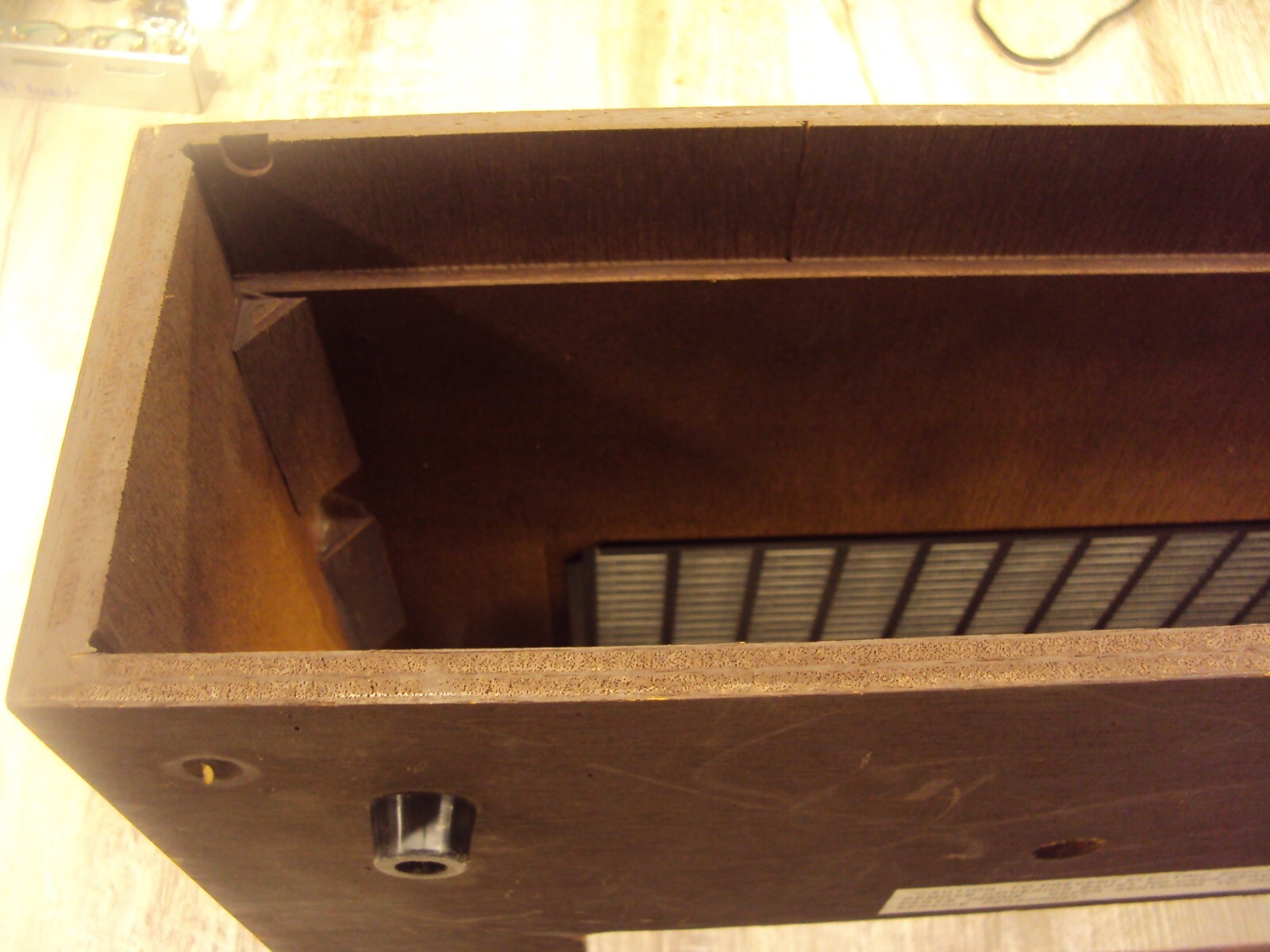 Realistic STA-80 Receiver Wood Case, Feet & Mounting Screws. Read More Below.