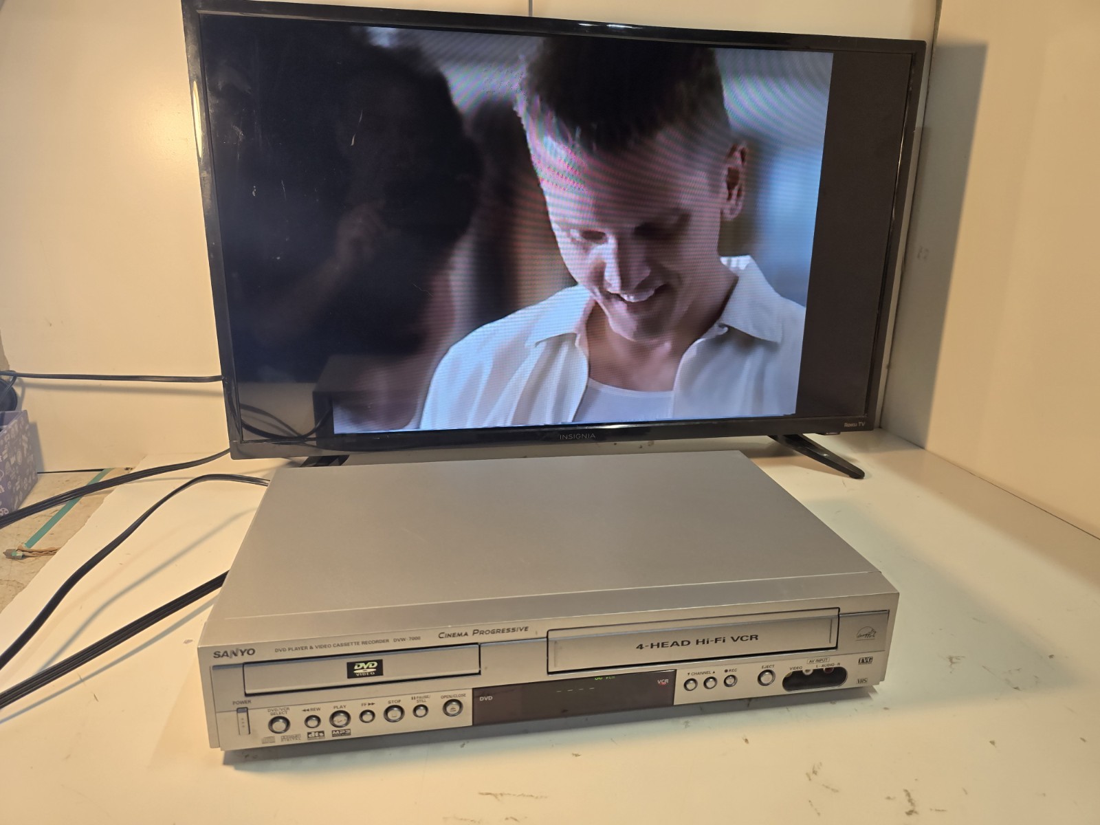 SANYO DVW-7200 VHS/DVD VCR-DVD Combo 4-Head Hi-Fi Progressive Scan