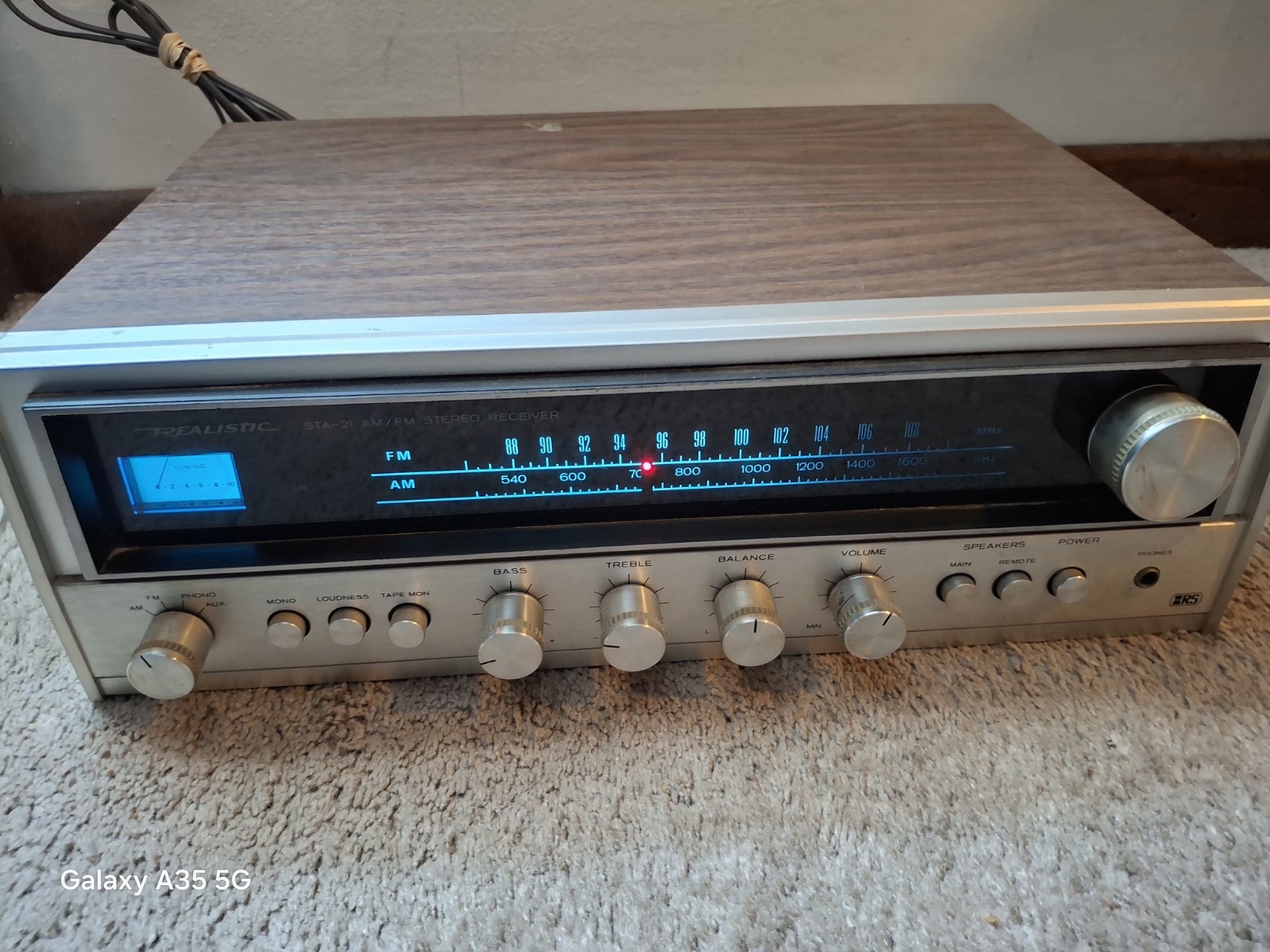 Realistic STA-21 AM/FM Stereo Receiver Walnut UNTESTED. Powers On. Sold As Is.