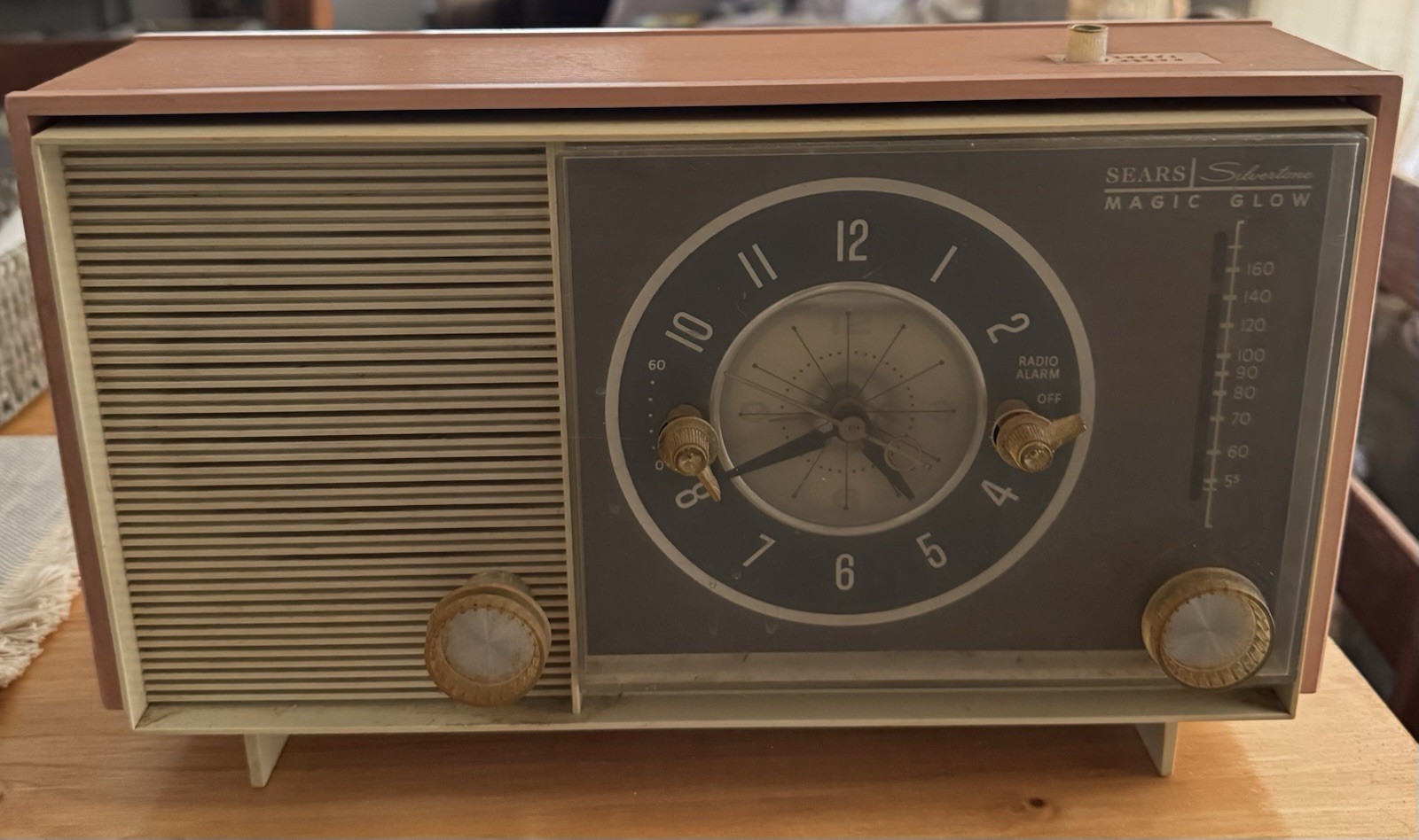 1964 Silvertone Model 5039 ‘Magic Glow’ AM Vacuum Tube Alarm Clock Radio