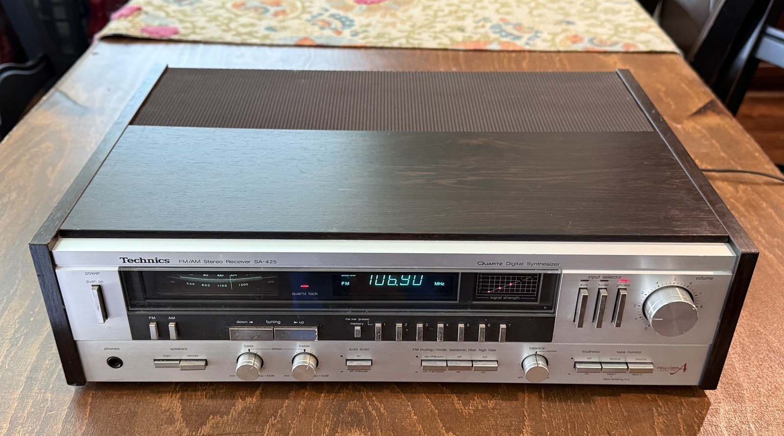 Vintage Technics SA-425 Stereo Receiver