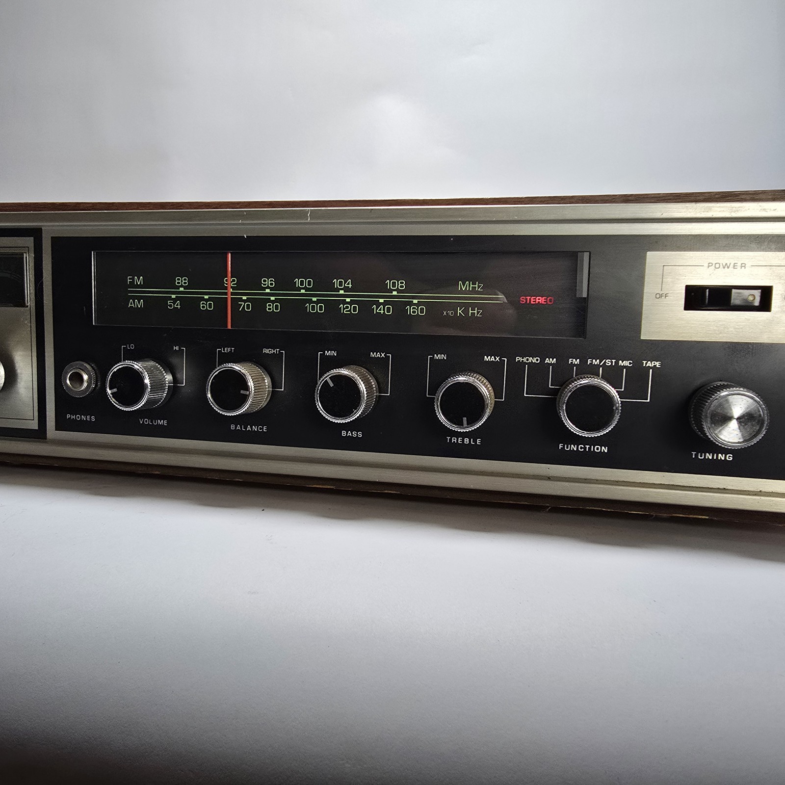 Masterwork 570 AM/FM Stereo 8 Track Recorder Player Vintage Woodgrain