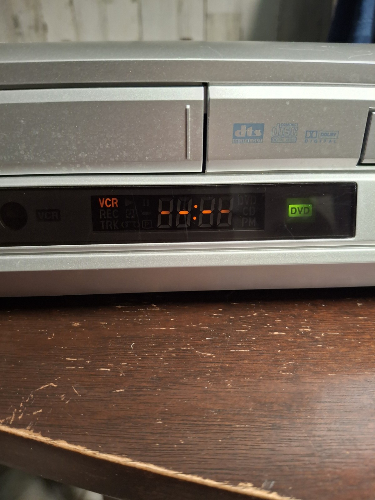 Toshiba SD-V392SUA Hi-Fi VHS VCR Deck/DVD Video Player Silver No Remote Tested