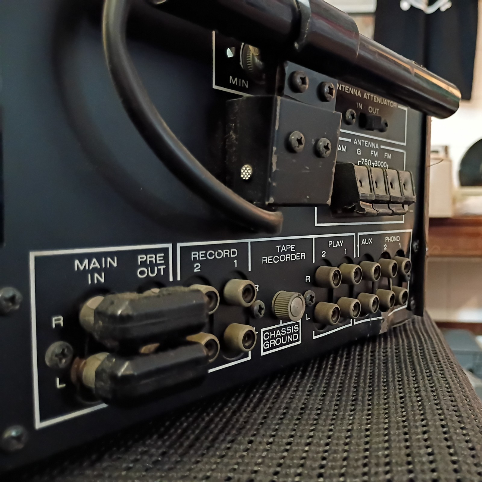 Marantz 2270 Stereophonic Receiver – Silver Faceplate – Cosmetic Wear – Read!