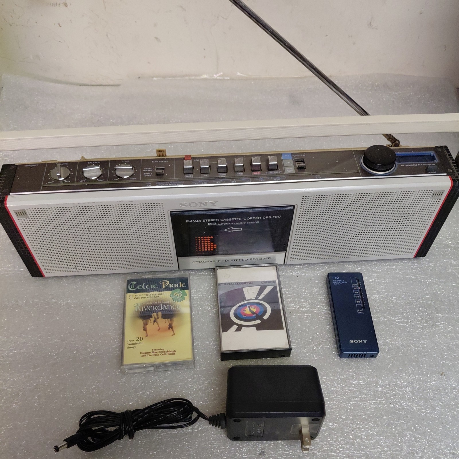 Sony CFS-FM7 model Retro Radio Cassette Recorder Vintage Boombox w/ FM Receiver